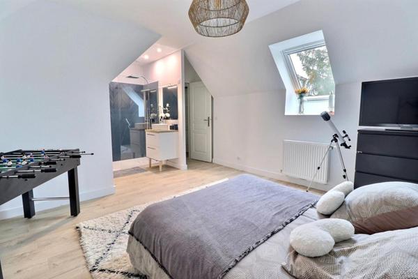 Maison familiale cœur de village Mareil Marly à deux pas des transports