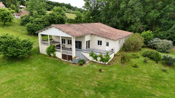 Grande maison à St Nexans dans un cadre verdoyant et bucolique