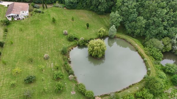 Grande maison à St Nexans dans un cadre verdoyant et bucolique