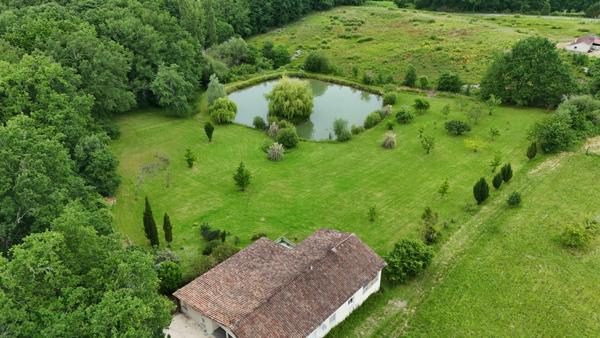 Grande maison à St Nexans dans un cadre verdoyant et bucolique