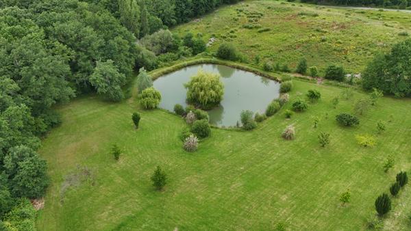 Grande maison à St Nexans dans un cadre verdoyant et bucolique