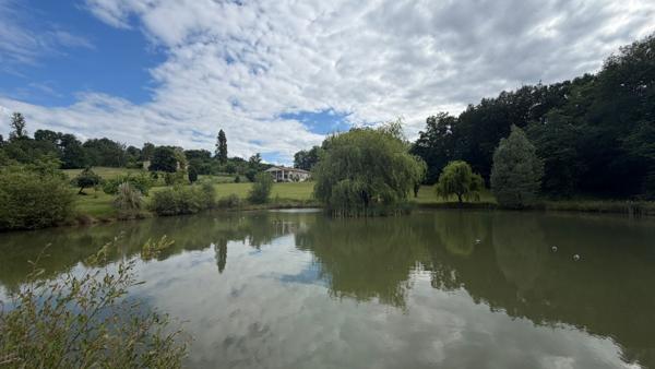 Grande maison à St Nexans dans un cadre verdoyant et bucolique