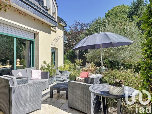 Maison d’architecte 7 pièces de 208 m² à Vern-sur-Seiche (35770)