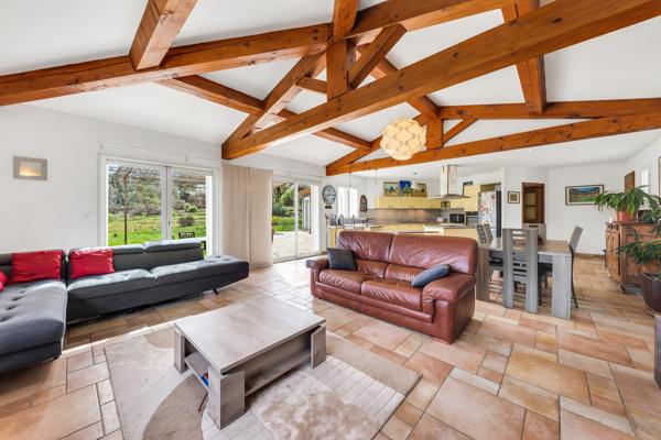 Draguignan (83300) DRAGUIGNAN secteur résidentiel Villa de PLAIN-PIED 140 m² Terrain plat 4278 m²