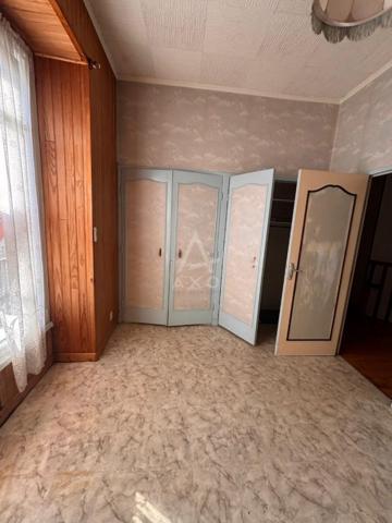 Maison de 6 pièces avec dépendances et terrain divisible