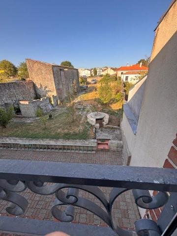 Maison de 6 pièces avec dépendances et terrain divisible