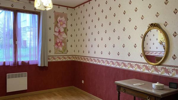 Dpt Yonne (89), à vendre PACY SUR ARMANCON Pavillon - 3 chambres - Terrain de 2 300 m²- Plain-pied