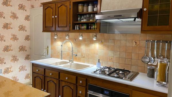 Dpt Yonne (89), à vendre PACY SUR ARMANCON Pavillon - 3 chambres - Terrain de 2 300 m²- Plain-pied