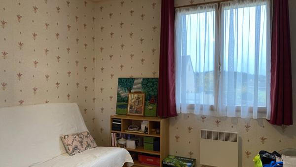 Dpt Yonne (89), à vendre PACY SUR ARMANCON Pavillon - 3 chambres - Terrain de 2 300 m²- Plain-pied