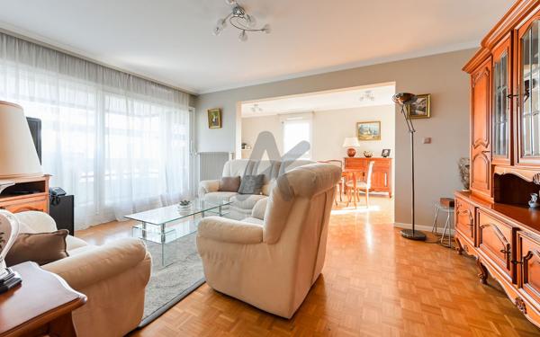 Champagne-au-Mont-d'Or – T4 de 96 m² avec loggia, vue dégagée et résidence sécurisée