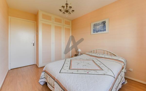 Champagne-au-Mont-d'Or – T4 de 96 m² avec loggia, vue dégagée et résidence sécurisée