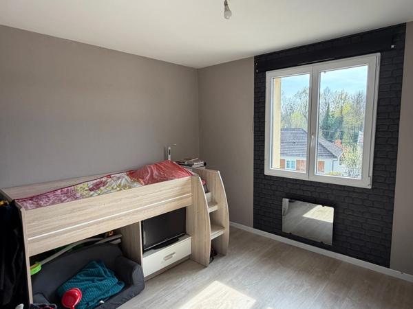 PAVILLON INDIVIDUEL - 3 CHAMBRES - GARAGE - JARDIN