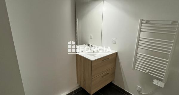 Location Appartement 3 pièces 58.82 m² - Villeneuve-lès-avignon 30400