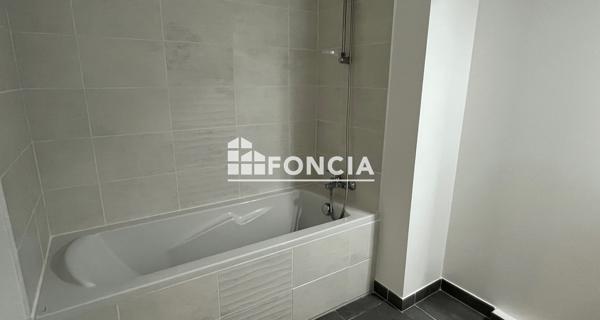 Location Appartement 3 pièces 58.82 m² - Villeneuve-lès-avignon 30400