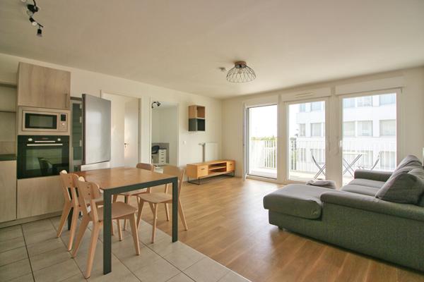 3 pièces "loué meublé" , 64 m² , Balcon + Parking , Massy Atlantis
