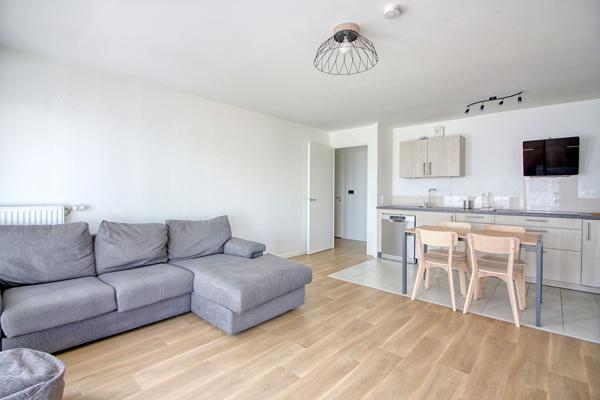 3 pièces "loué meublé" , 64 m² , Balcon + Parking , Massy Atlantis