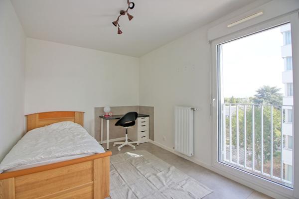 3 pièces "loué meublé" , 64 m² , Balcon + Parking , Massy Atlantis