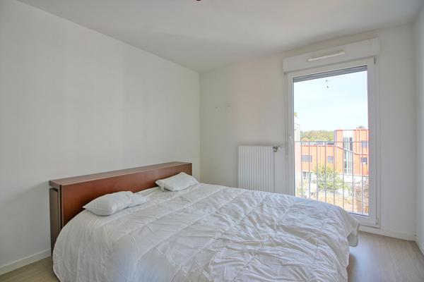 3 pièces "loué meublé" , 64 m² , Balcon + Parking , Massy Atlantis