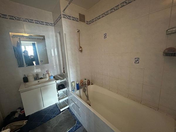 2 PIECES MEUBLE AVEC GRANDE TERRASSE