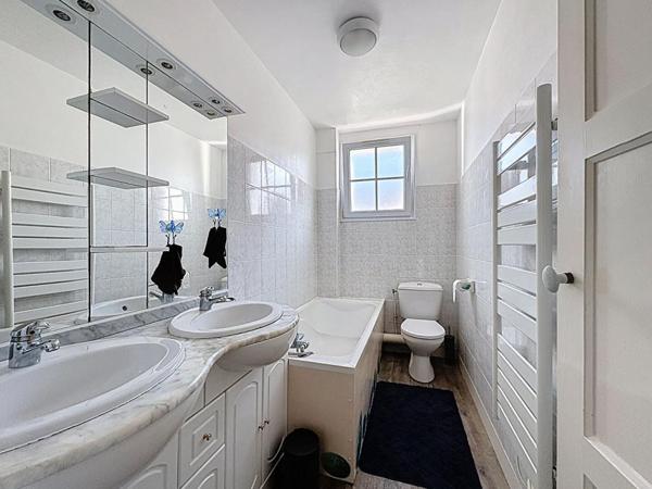 MAISON MITOYENNE - 80M² - 3 CHAMBRES DONT 1 SUITE PARENTALE - 3 PLACES VL - JARDIN - 60740 SAINT MAXIMIN