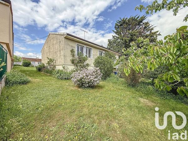 Maison traditionnelle 4 pièces de 84 m² à Gasville-Oisème (28300)