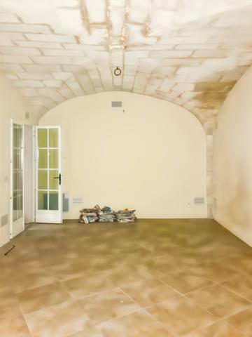 Beaucaire (30300) Logement atypique et plein de charme 101m2 + Garage de 30m2 + Cave de 81m2