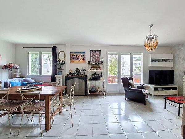 SAINT SEBASTIEN SUR LOIRE SECTEUR GRENERAIE APPARTEMENT T4/T5 STATIONNEMENT CAVE