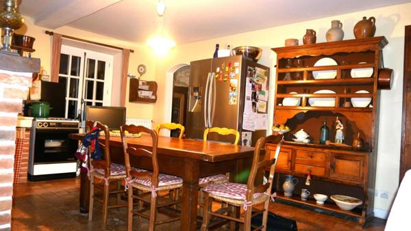 MANOIR 8 PIECES CORPS DE FERME ET GRANDES DEPENDANCES SUR 6.5 HECTARES