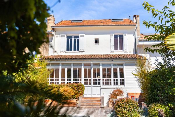 Vente Maison de luxe Bordeaux 8 Pièces 215 m²