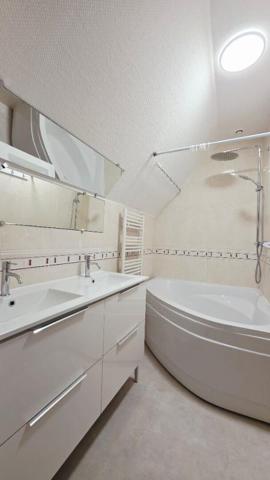 MEHUN SUR YEVRE MAISON RENOVEE 3 PIECES 91.6M² GARAGE