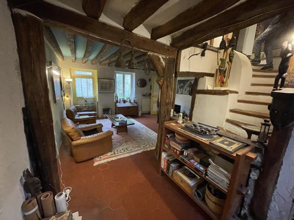 Voulangis (77580) Maison briarde à rénover pleine de charme.