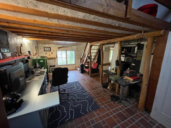 Voulangis (77580) Maison briarde à rénover pleine de charme.