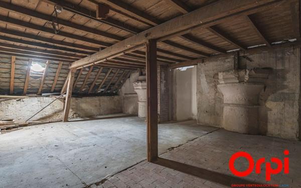 Appartement à vendre    1 pièce • 150 m2 Laon