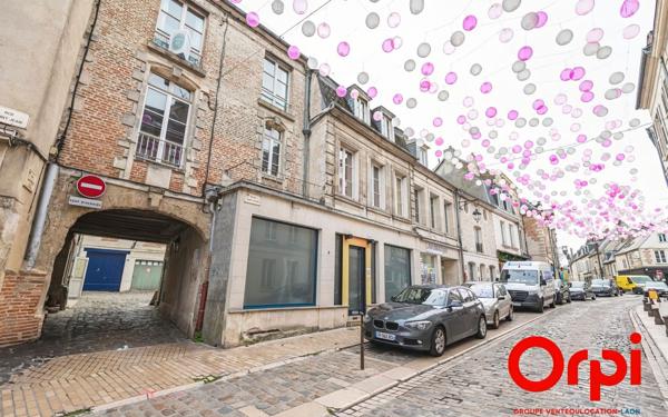 Appartement à vendre    1 pièce • 150 m2 Laon