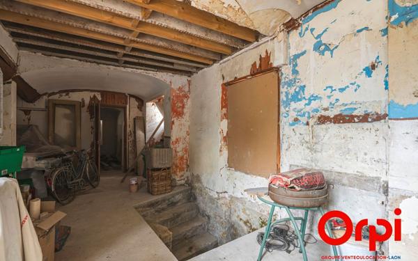 Appartement à vendre    1 pièce • 150 m2 Laon