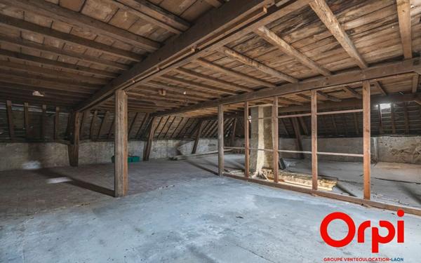 Appartement à vendre    1 pièce • 150 m2 Laon