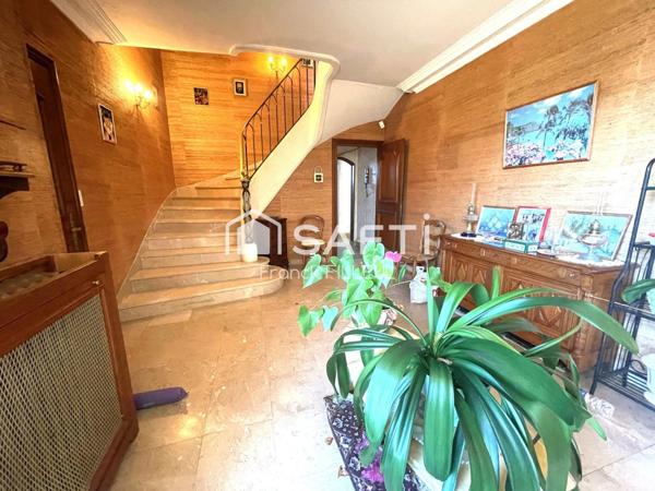 Grande demeure avec parc tout prés à pied de tout