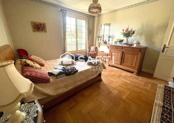 Grande demeure avec parc tout prés à pied de tout