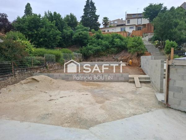 MAISON DE VILLE 2 CHAMBRES, GARAGE ET TERRAIN CONSTRUCTIBLE PROCHE CENTRE VILLE DE NIORT !