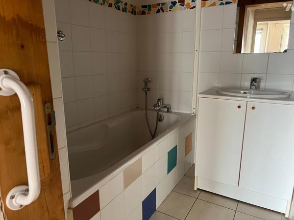 MAISON DE VILLE LOUEE AVEC JARDIN AU COEUR DE CASTELJALOUX