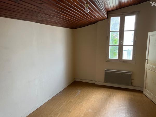 MAISON DE VILLE LOUEE AVEC JARDIN AU COEUR DE CASTELJALOUX