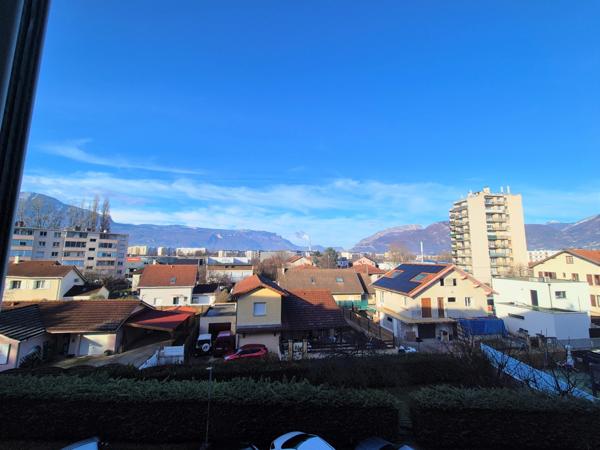 Nouveauté – T4 lumineux 61 m² avec balcons et parking - Vivre au calme avec vue montagnes