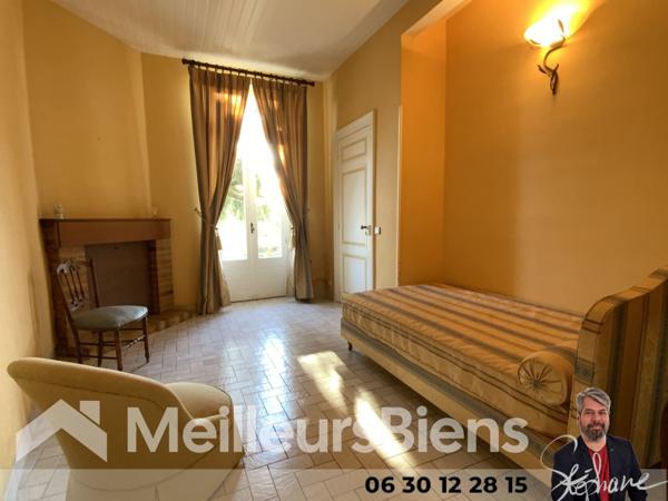 Maison plein centre ville Montendre