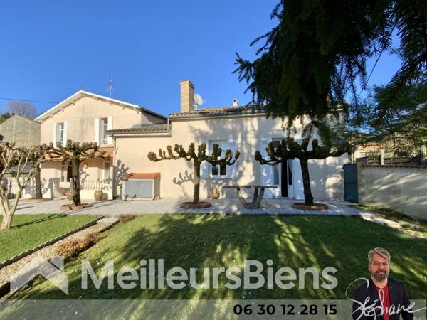 Maison plein centre ville Montendre