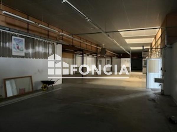 À vendre Local commercial 910 m² - Niort 79000