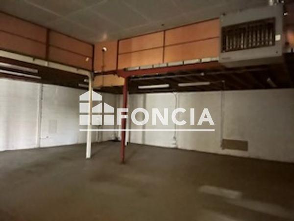 À vendre Local commercial 910 m² - Niort 79000