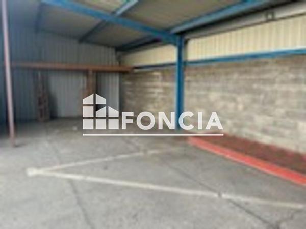 À vendre Local commercial 910 m² - Niort 79000