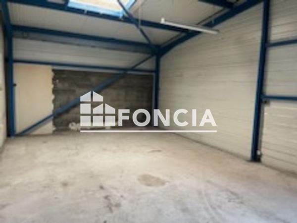 À vendre Local commercial 910 m² - Niort 79000