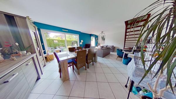 Maison semi-individuelle 3 chambres, un garage