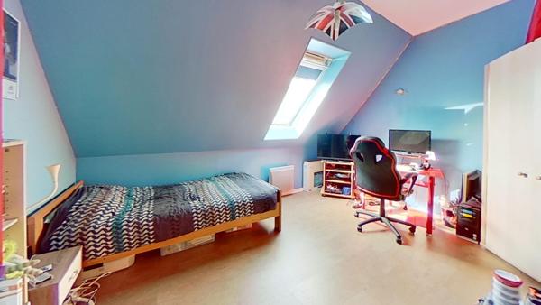 Maison semi-individuelle 3 chambres, un garage